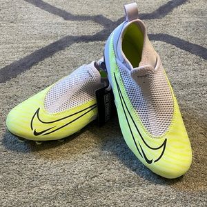 Nike Jr. Phantom GX Academy - 3.5 youth - Brand New